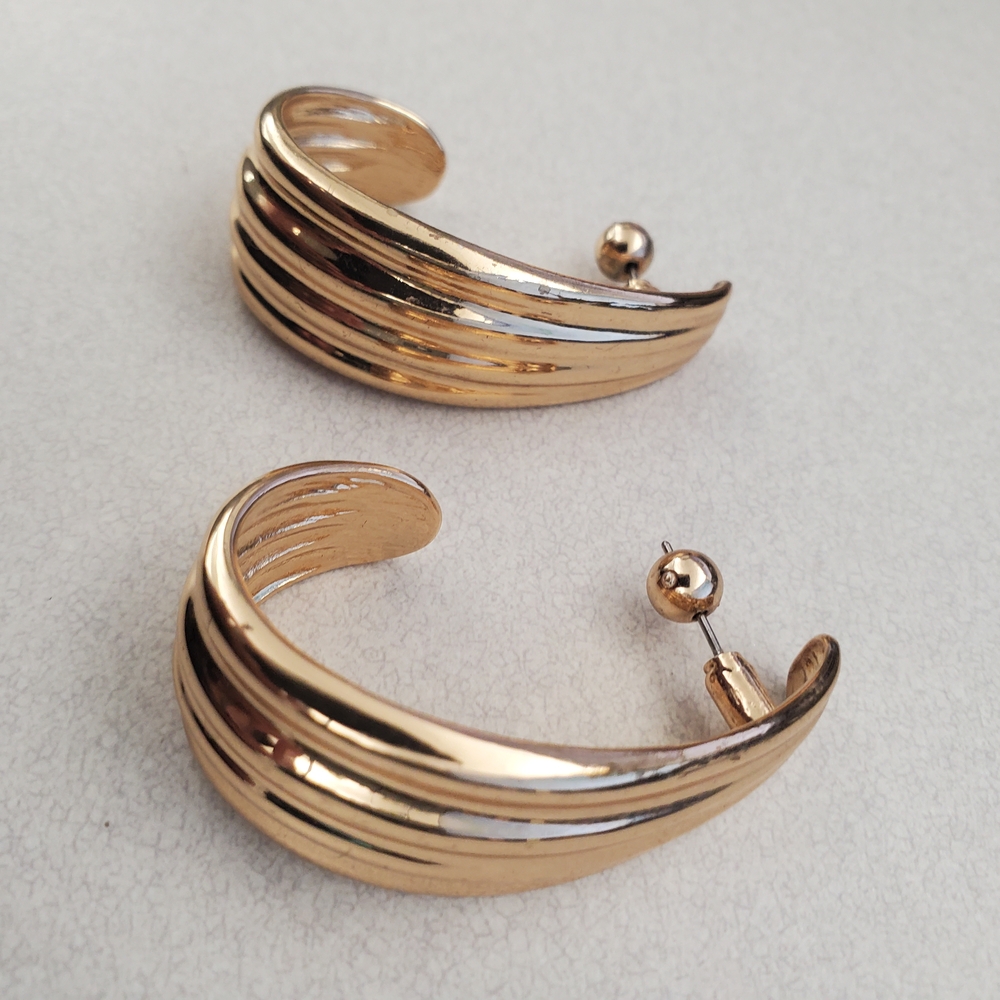 Anthropolgie Large Elegant Gold Hoop Earrings